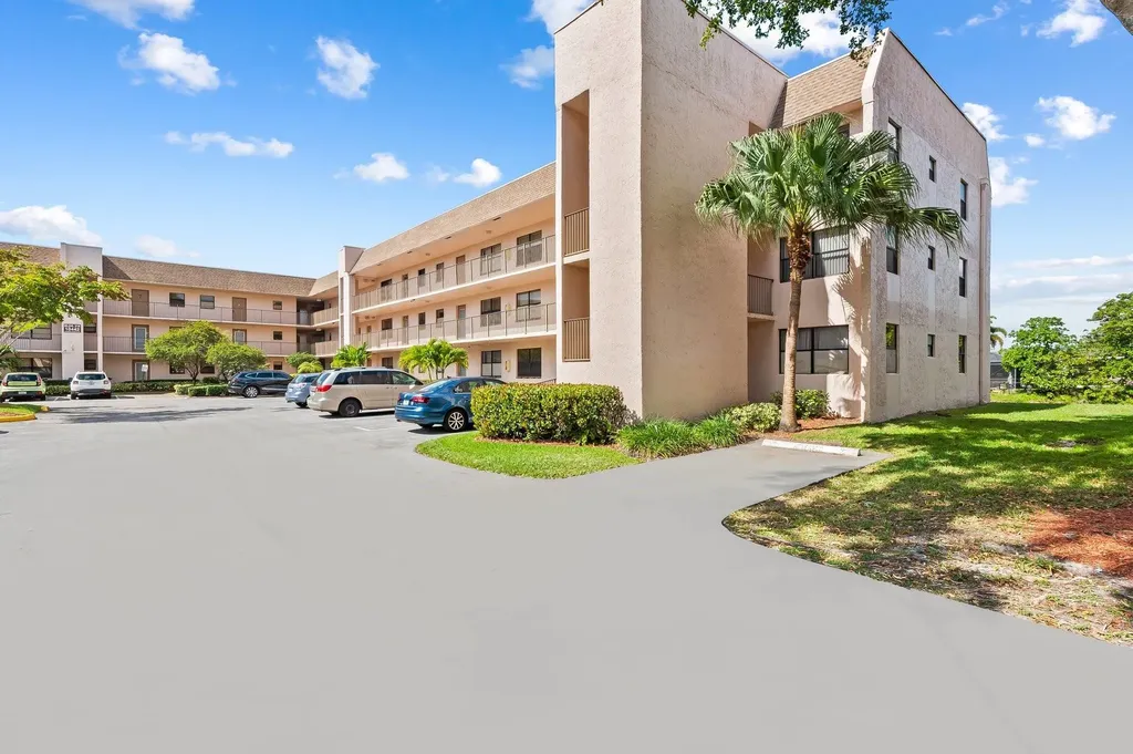 10442 Sunrise Lakes Boulevard Sunrise FL 33322