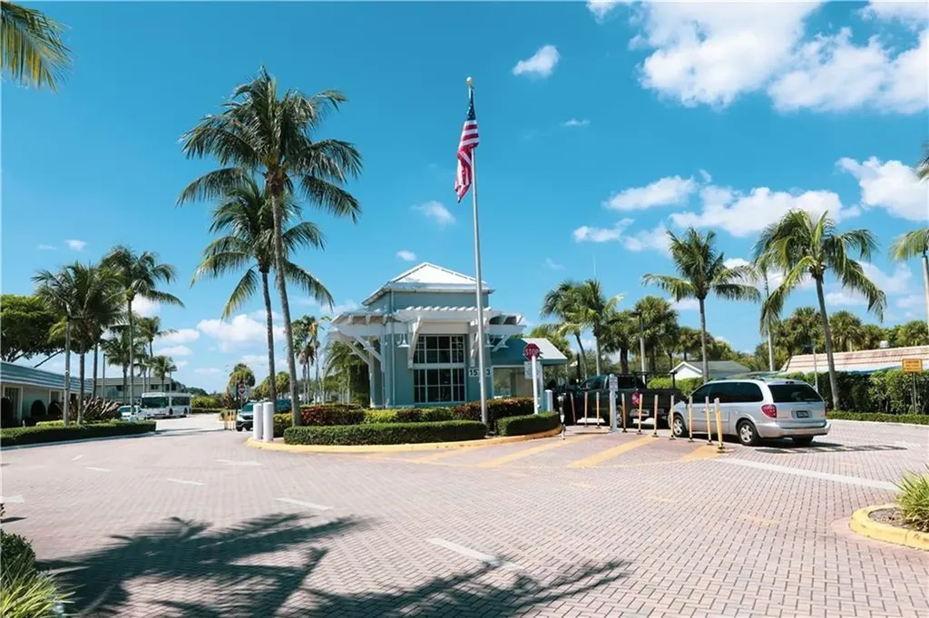 286 Monaco F Delray Beach FL 33446