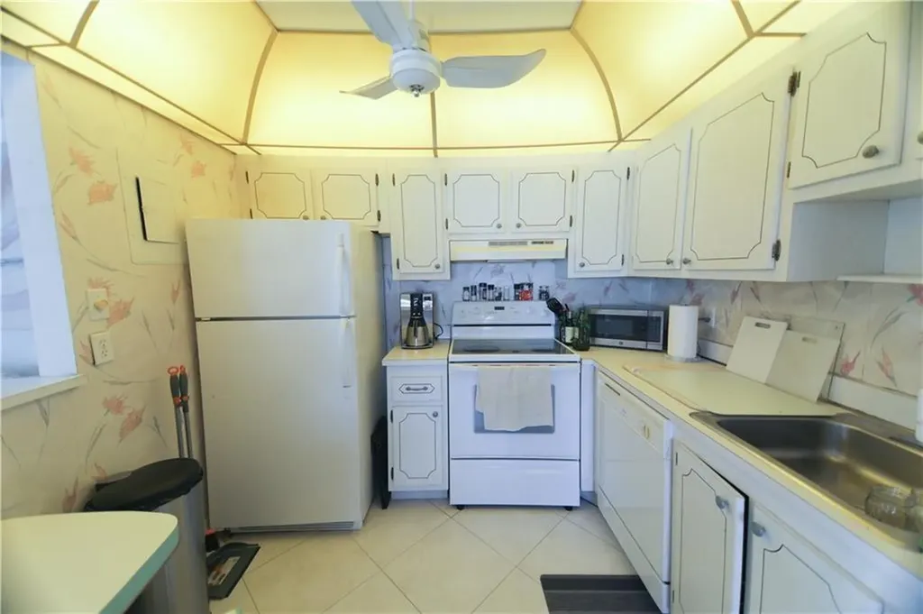 286 Monaco F Delray Beach FL 33446