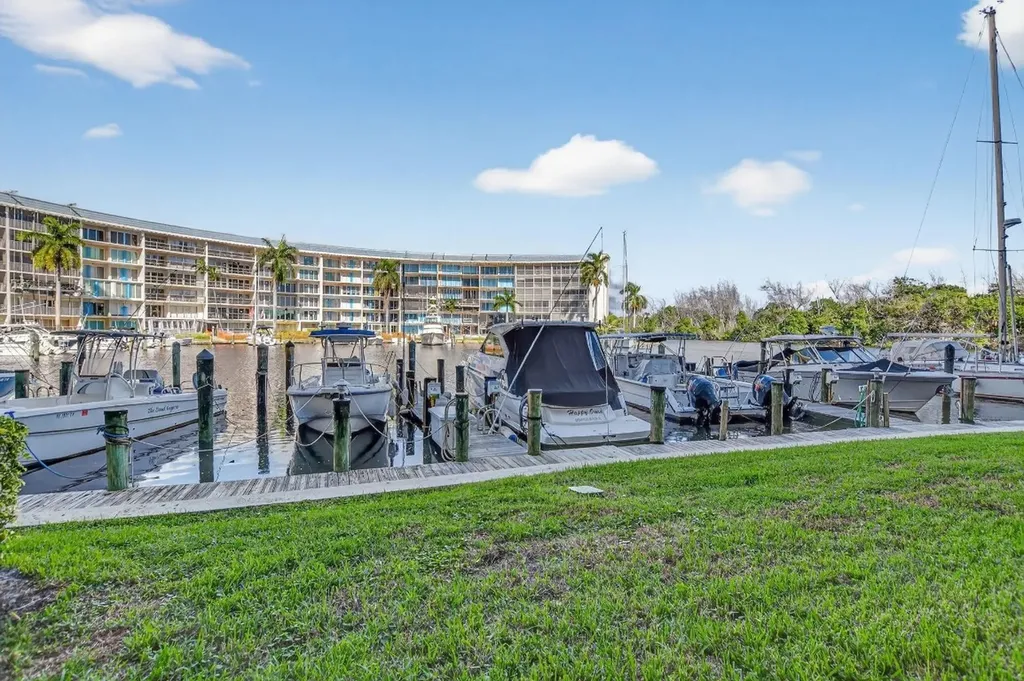 1537 E Hillsboro Boulevard Deerfield Beach FL 33441