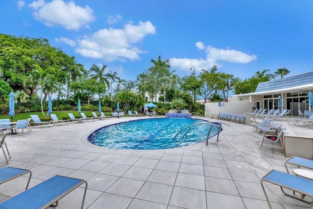 1537 E Hillsboro Boulevard Deerfield Beach FL 33441