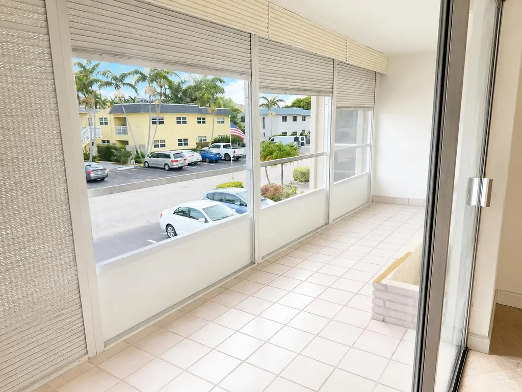 2131 NE 42nd Court Lighthouse Point FL 33064
