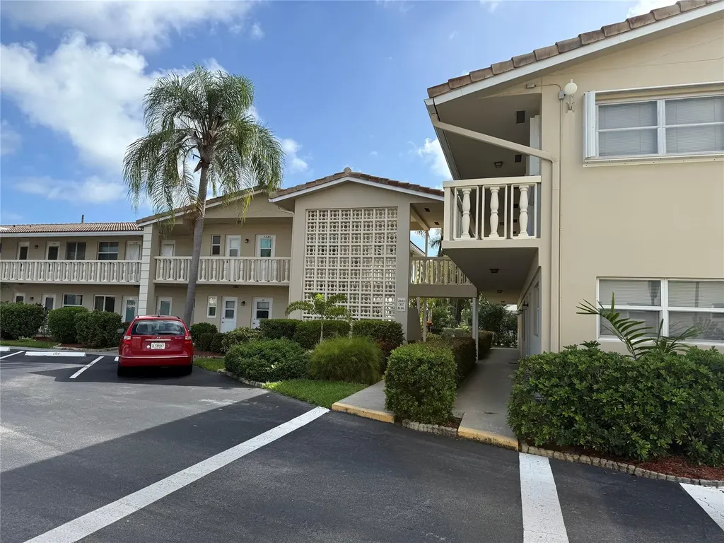 2131 NE 42nd Court Lighthouse Point FL 33064