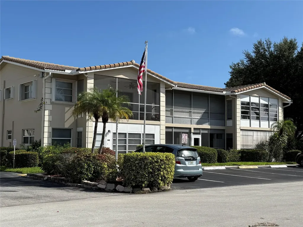 2131 NE 42nd Court Lighthouse Point FL 33064