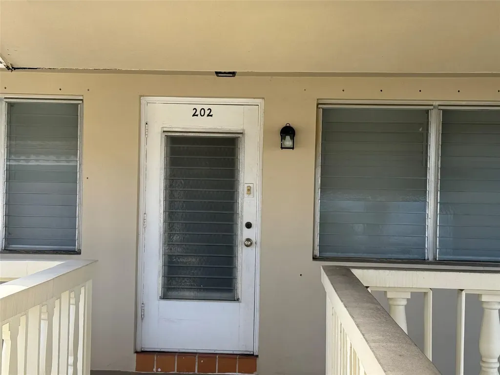 2131 NE 42nd Court Lighthouse Point FL 33064