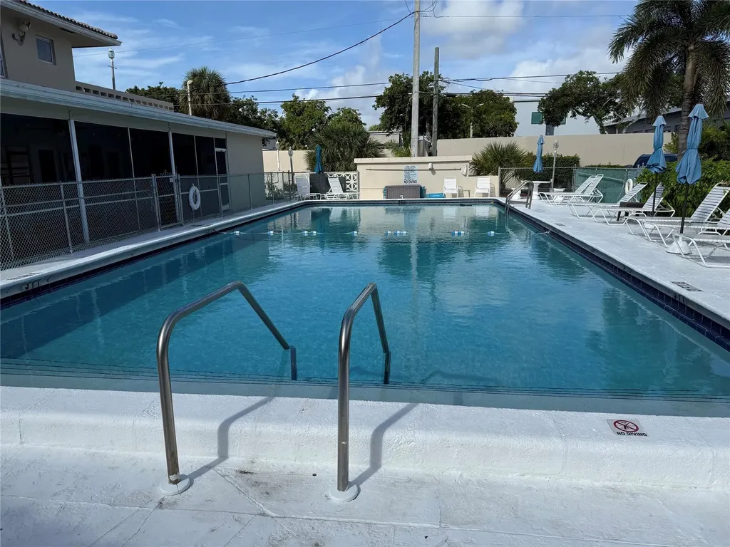 2131 NE 42nd Court Lighthouse Point FL 33064