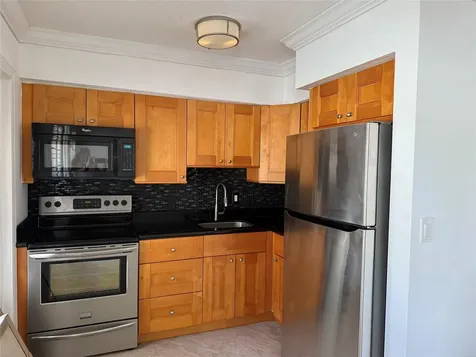 2131 NE 42nd Court Lighthouse Point FL 33064