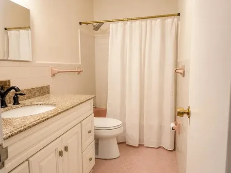2131 NE 42nd Court Lighthouse Point FL 33064