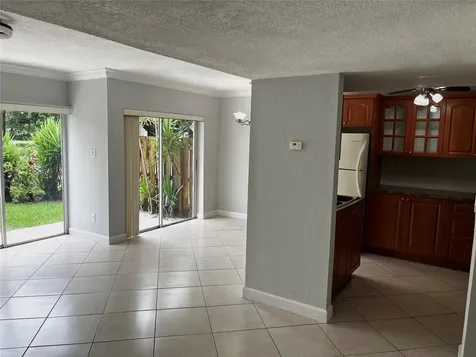 8149 Lagos De Campo Boulevard Fort Lauderdale FL 33321