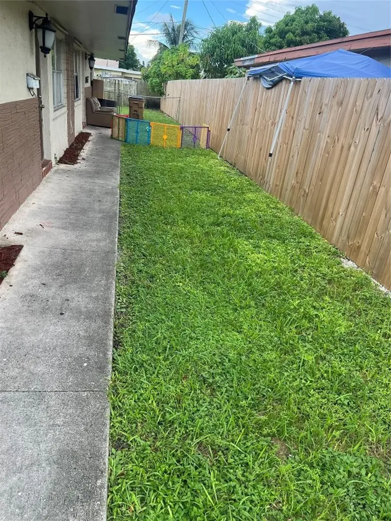 340-400 NE 44th Street Deerfield Beach FL 33064