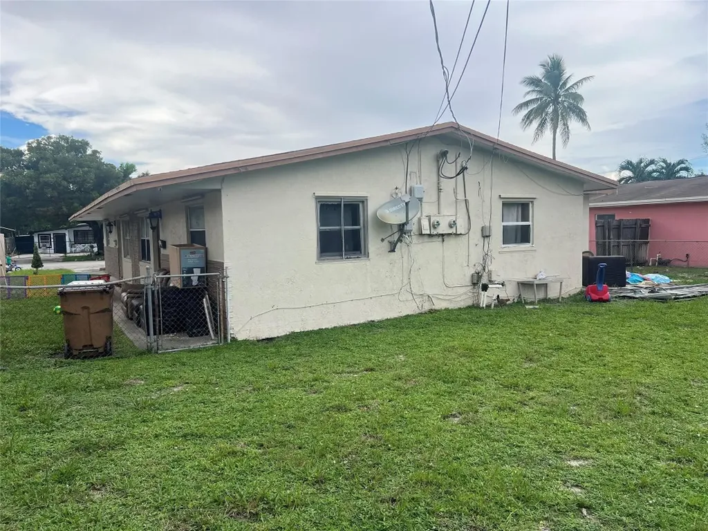 340-400 NE 44th Street Deerfield Beach FL 33064