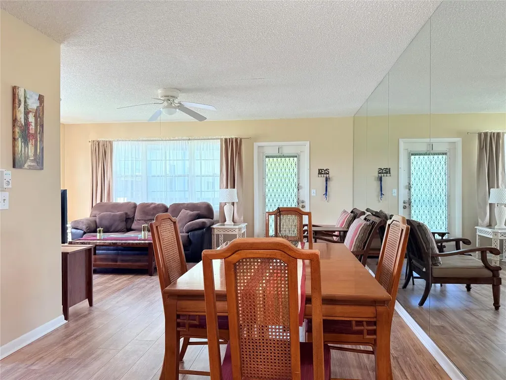 204 Oakridge M Deerfield Beach FL 33442