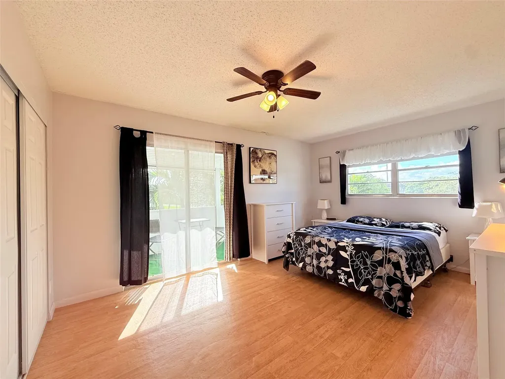 204 Oakridge M Deerfield Beach FL 33442