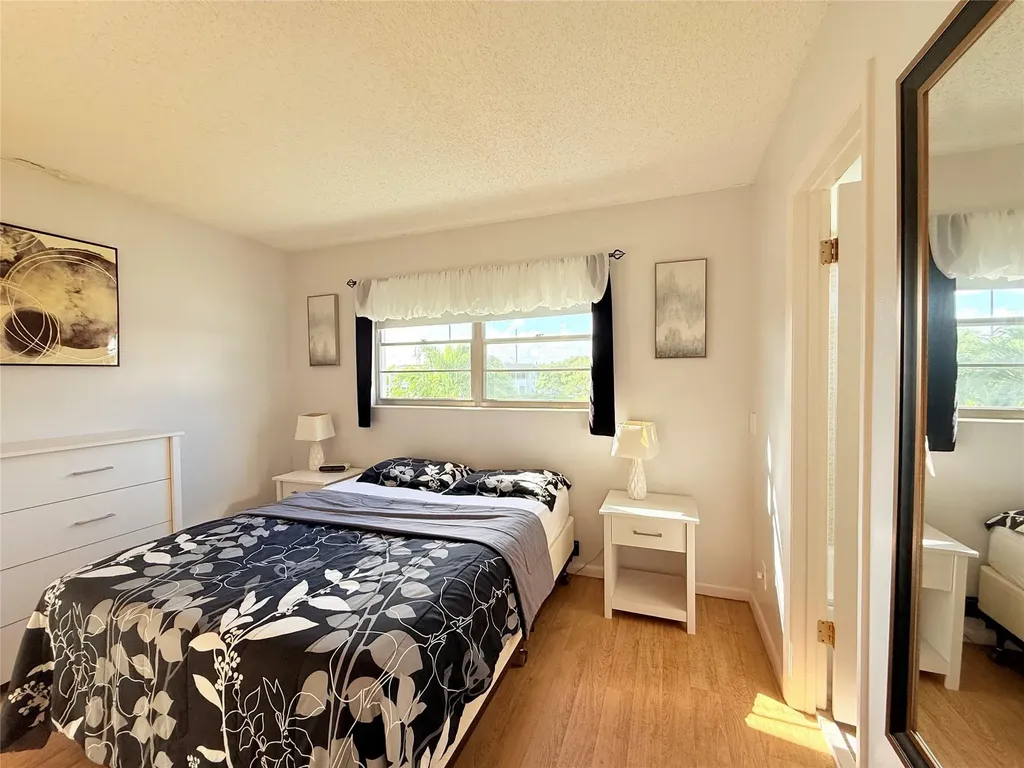 204 Oakridge M Deerfield Beach FL 33442