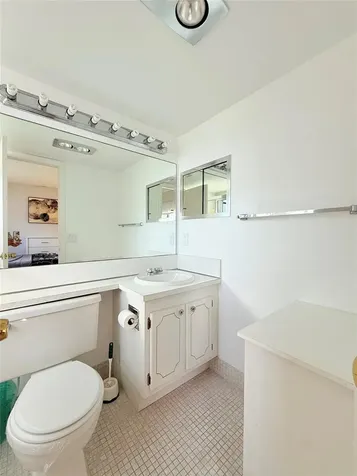 204 Oakridge M Deerfield Beach FL 33442