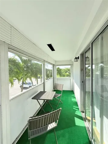 204 Oakridge M Deerfield Beach FL 33442