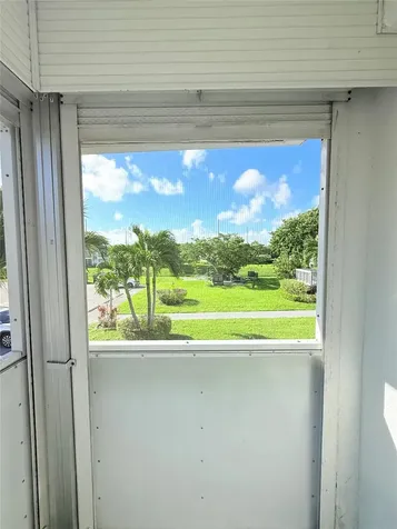 204 Oakridge M Deerfield Beach FL 33442