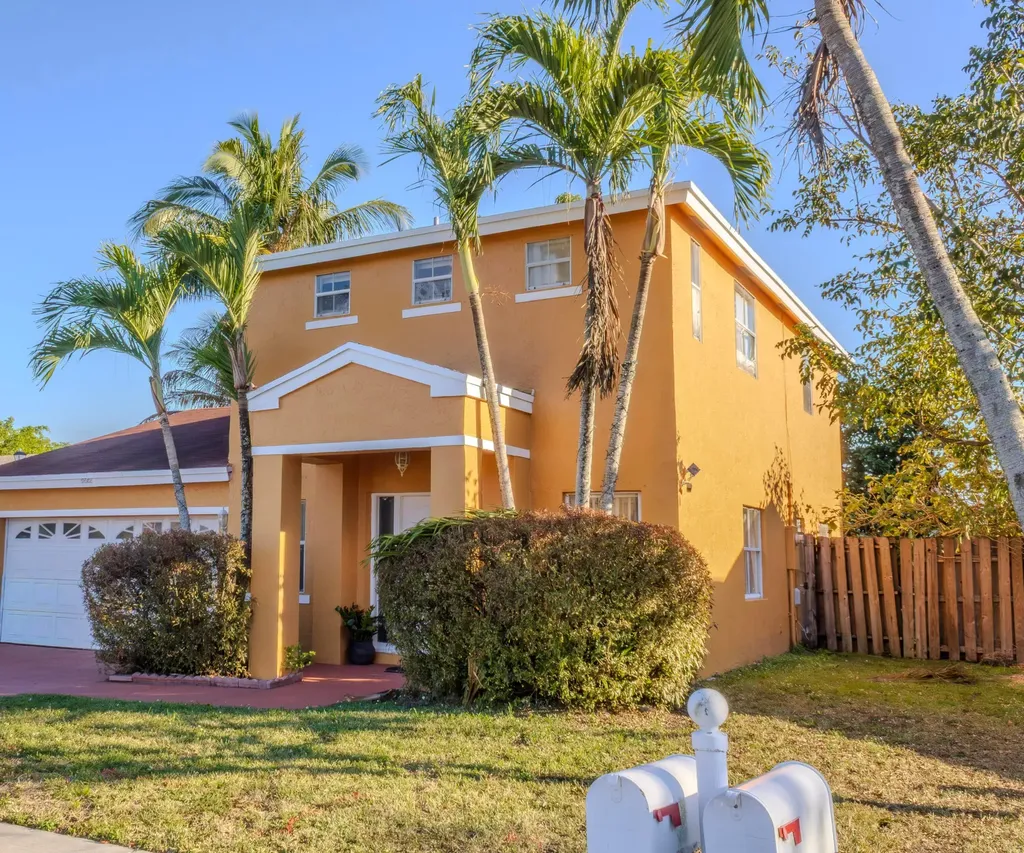9462 NW 52nd Place Sunrise FL 33351