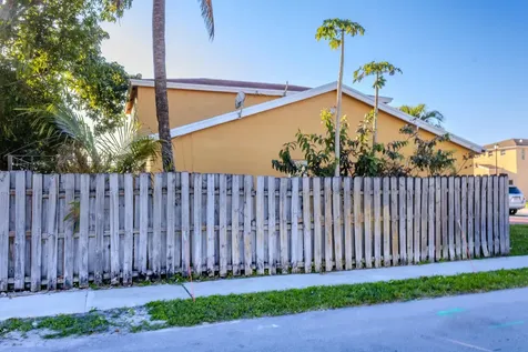 9462 NW 52nd Place Sunrise FL 33351