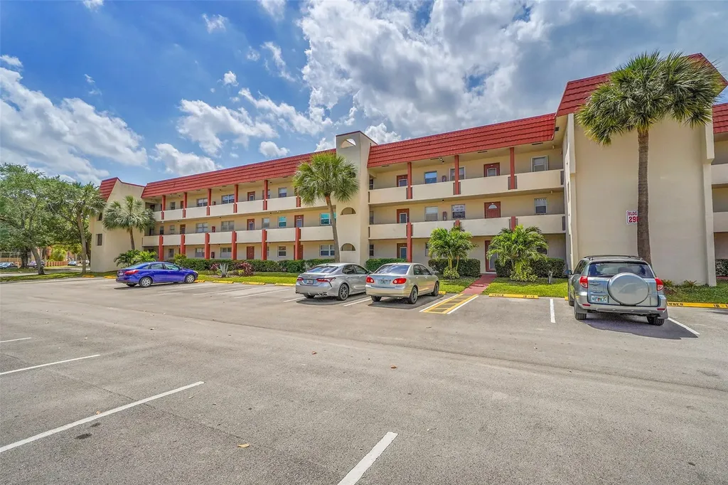 2901 Sunrise Lakes Drive Fort Lauderdale FL 33322