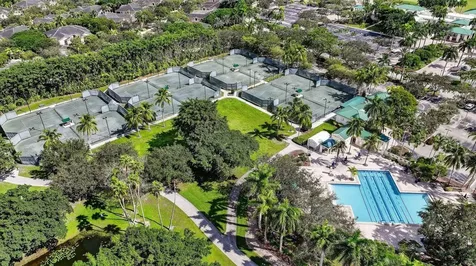 2760 Pinehurst Weston FL 33332