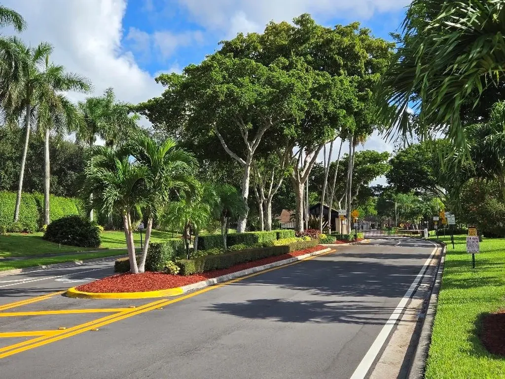 8223 Springlake Drive Boca Raton FL 33496