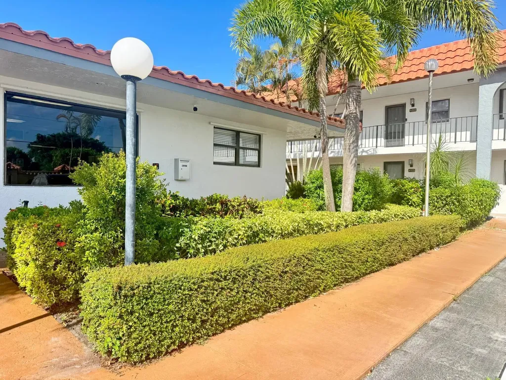 2161 W Woolbright Road Boynton Beach FL 33426