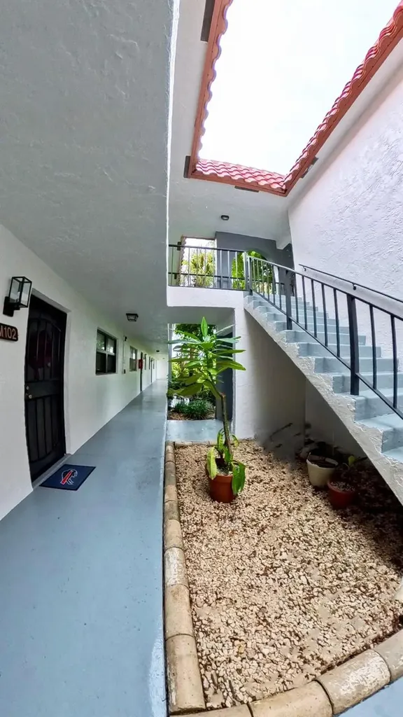 2161 W Woolbright Road Boynton Beach FL 33426