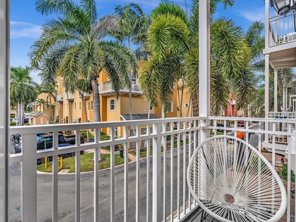 2329 Vintage Drive Lighthouse Point FL 33064