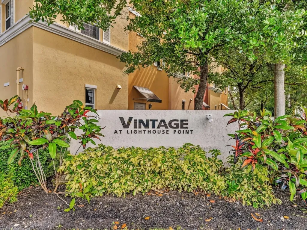 2329 Vintage Drive Lighthouse Point FL 33064