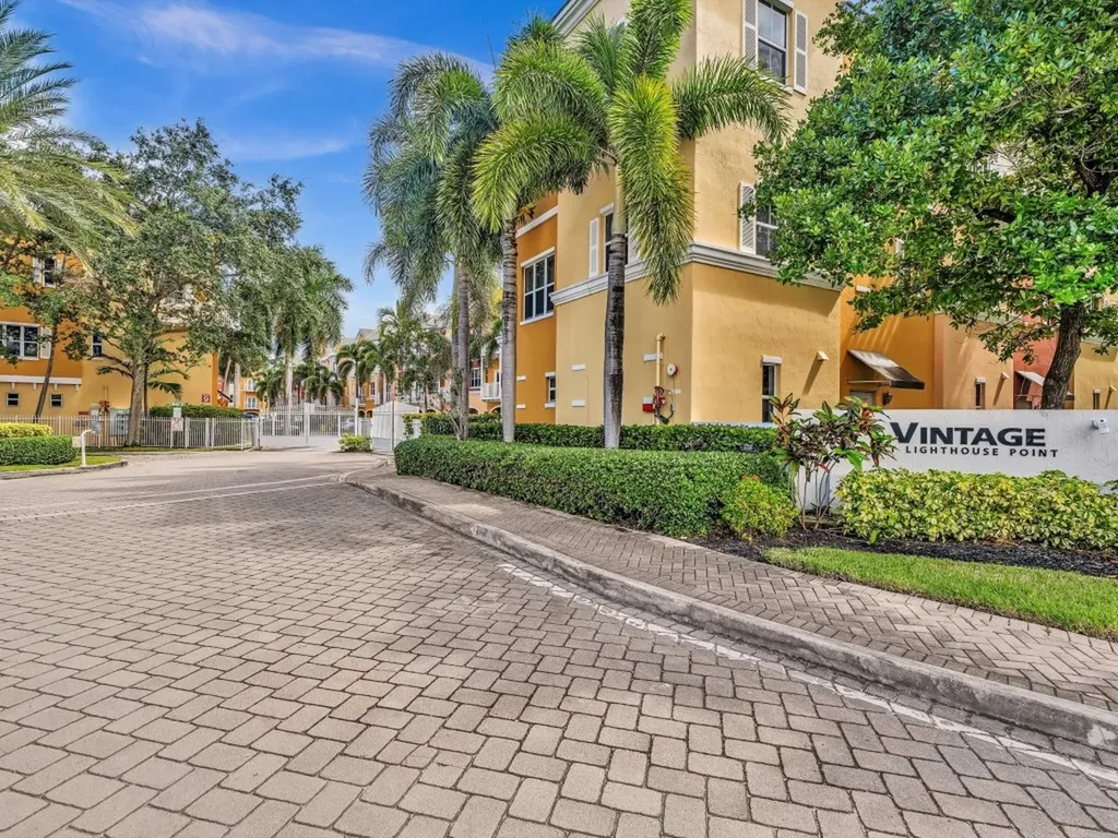 2329 Vintage Drive Lighthouse Point FL 33064