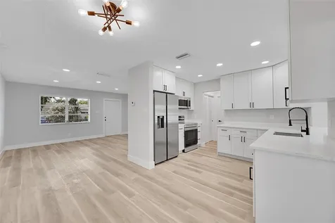6925 NW 11th Street Margate FL 33063