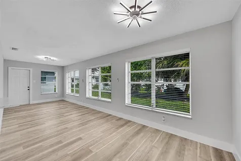6925 NW 11th Street Margate FL 33063