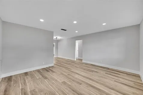 6925 NW 11th Street Margate FL 33063