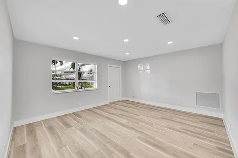 6925 NW 11th Street Margate FL 33063