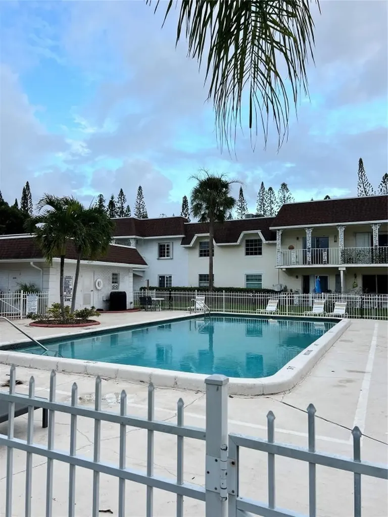 708 SE 2nd Avenue Deerfield Beach FL 33441