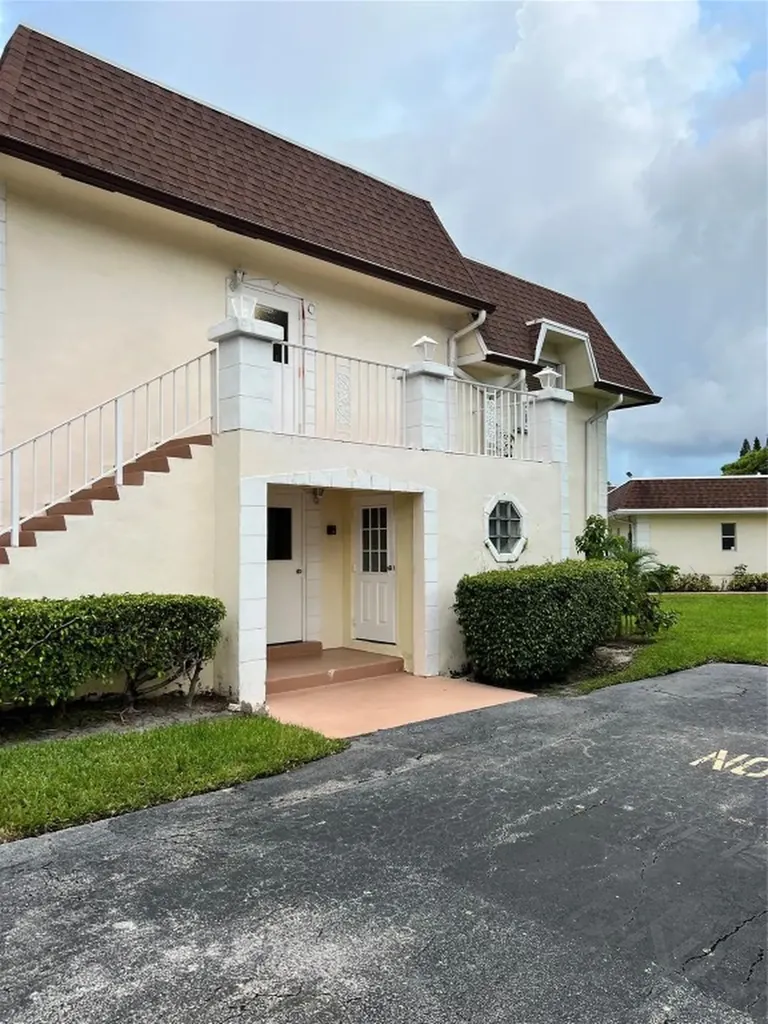 708 SE 2nd Avenue Deerfield Beach FL 33441