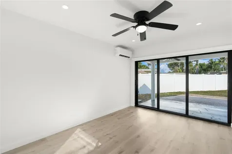 455 SW 14th Court Pompano Beach FL 33060
