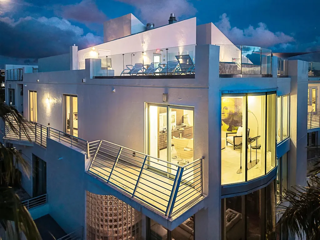 301 Hendricks Isle Fort Lauderdale FL 33301