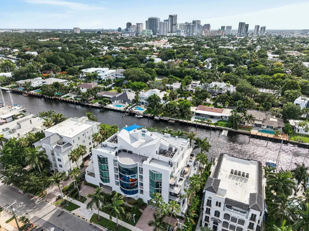 301 Hendricks Isle Fort Lauderdale FL 33301