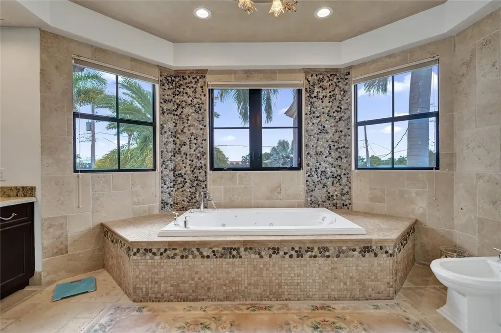 4930 NE 27th Terrace Lighthouse Point FL 33064