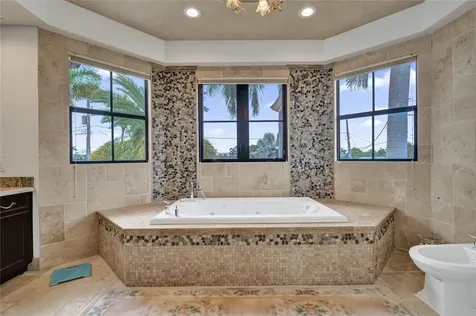 4930 NE 27th Terrace Lighthouse Point FL 33064