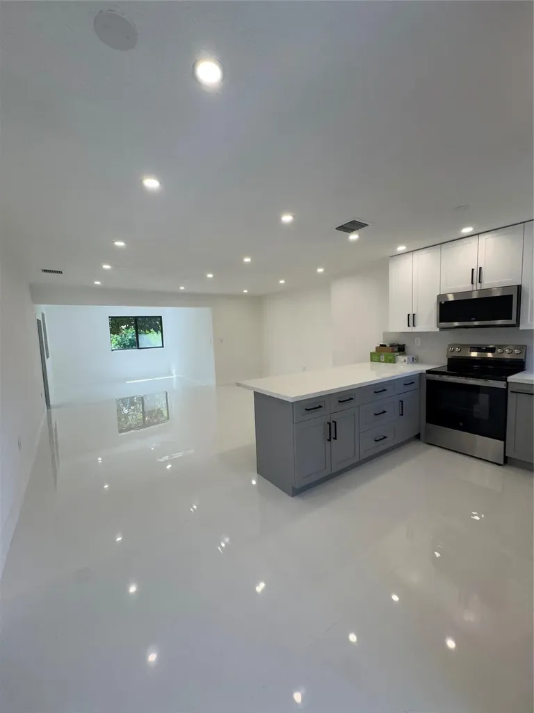 1420 NW 198th Street Miami FL 33169