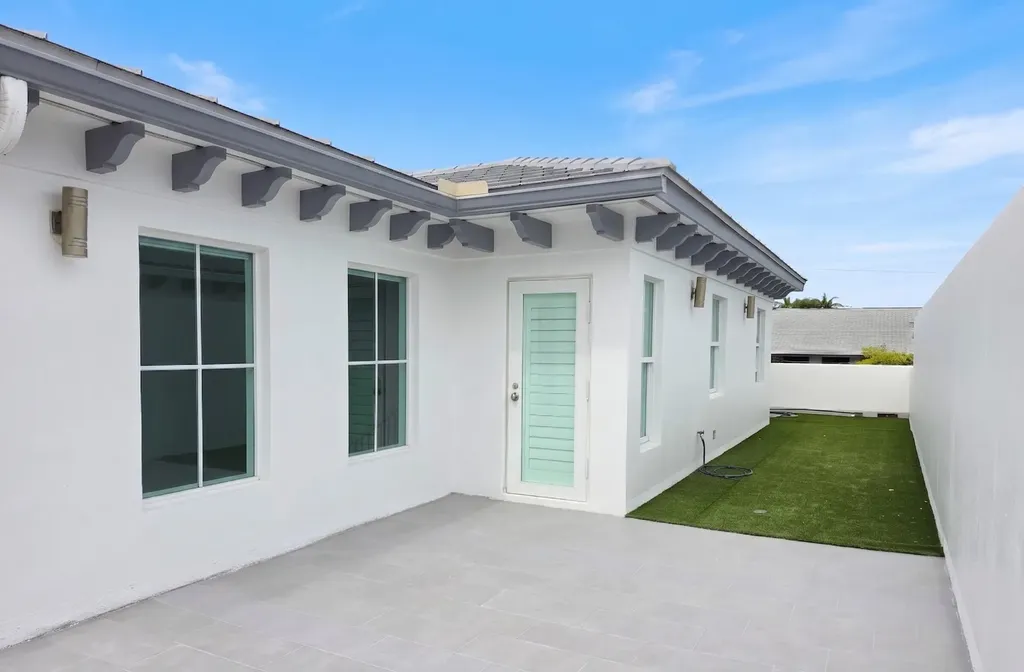 218 NE 15th Avenue Fort Lauderdale FL 33301