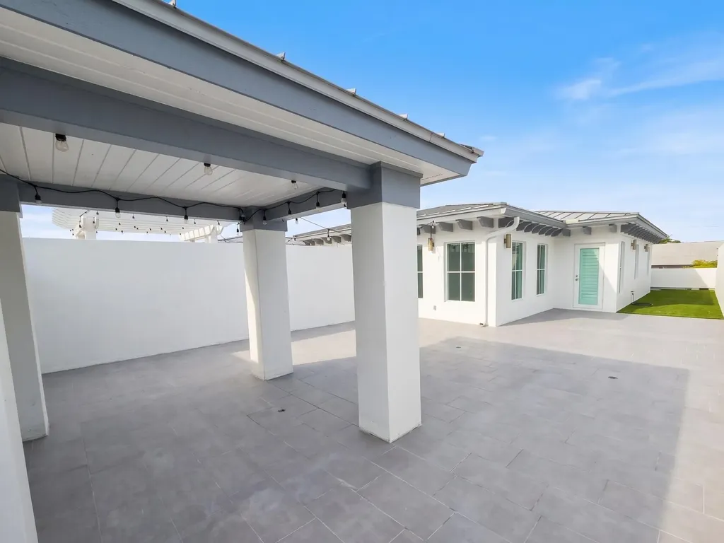 218 NE 15th Avenue Fort Lauderdale FL 33301