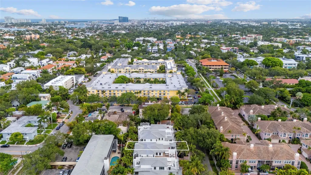 218 NE 15th Avenue Fort Lauderdale FL 33301