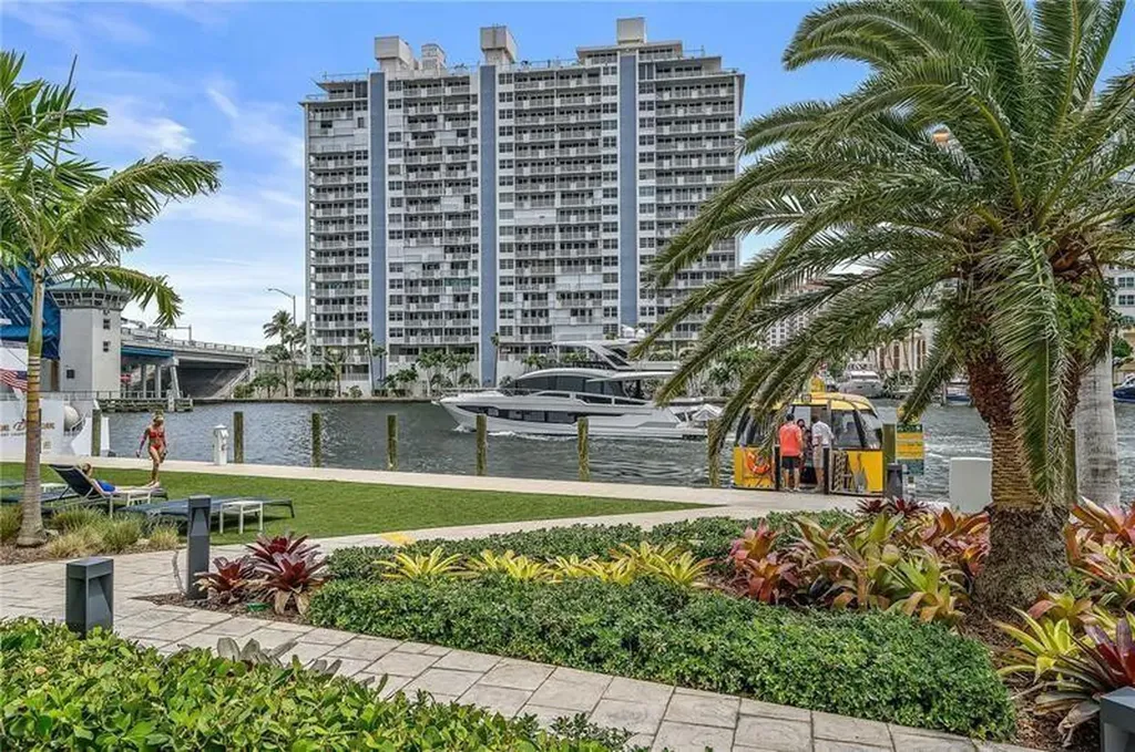 2670 E Sunrise Boulevard Fort Lauderdale FL 33304
