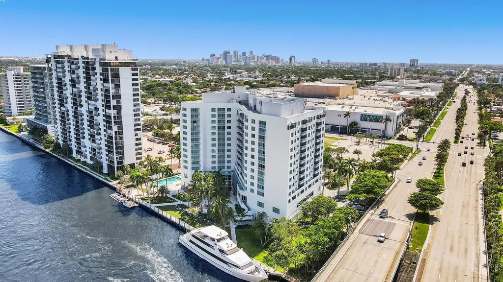 2670 E Sunrise Boulevard Fort Lauderdale FL 33304