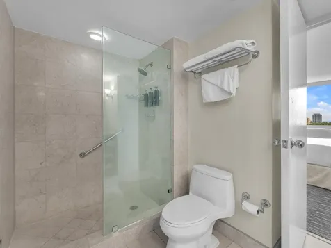 2670 E Sunrise Boulevard Fort Lauderdale FL 33304