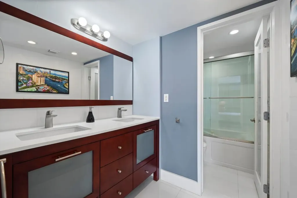 3625 N Country Club Drive Aventura FL 33180